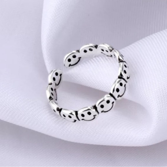 NEW 925 STERLING SILVER SMILE FACE ADJUSTABLE RING, CUTE RING, SHINY RING. - Picture 3 of 6
